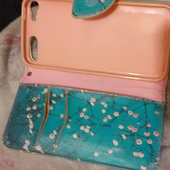 Apple IPod Case 6th Generation - Picture 3 of 3